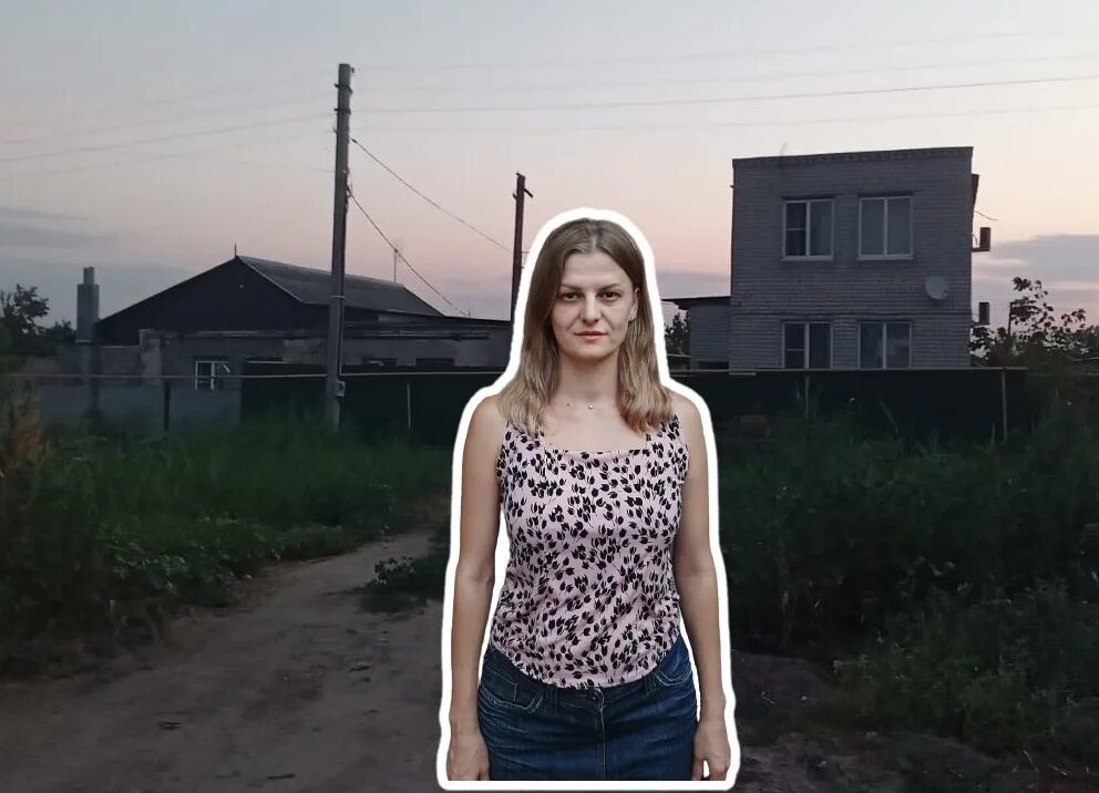 Двор дома. Пленэ. Новости блокнот волгоградские. Блокнот волгоград новости. Волгоград затопило.