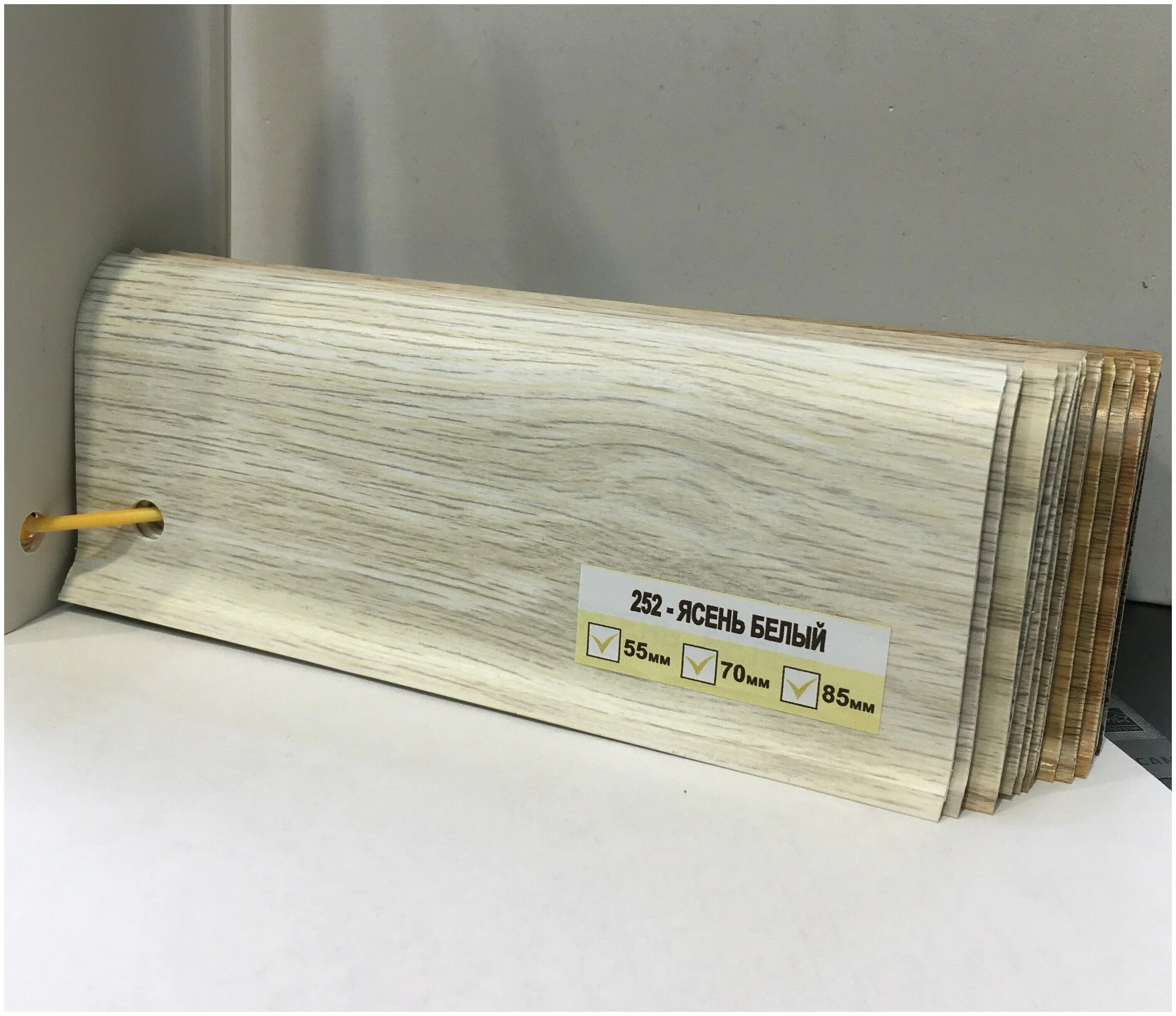 плинтус идеал 292 орех миланский. плинтус ясень белый 2,2м классик идеал (40шт/уп) 252. плинтус ideal комфорт, с кабель-каналом, клен вермонт,. идеал плинтус сайт. к-п70п плинтус напольный с центральной планкой 70мм 2,2м "идеал классик".