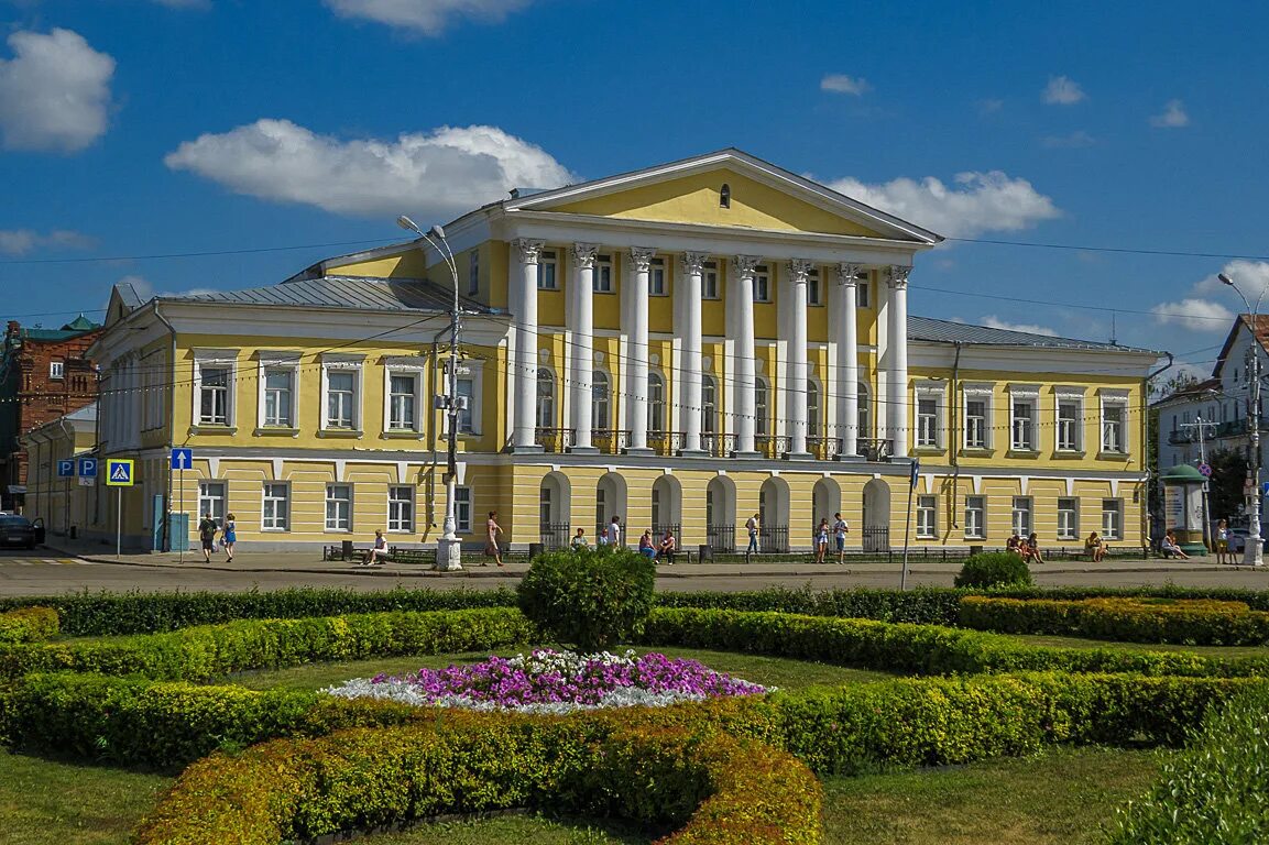 Памятник русского классицизма. Особняк Борщова Кострома. Особняк сенатора Борщова Кострома. Дом Борщова Сусанинская площадь. Кострома достопримечательности дом Борщова.