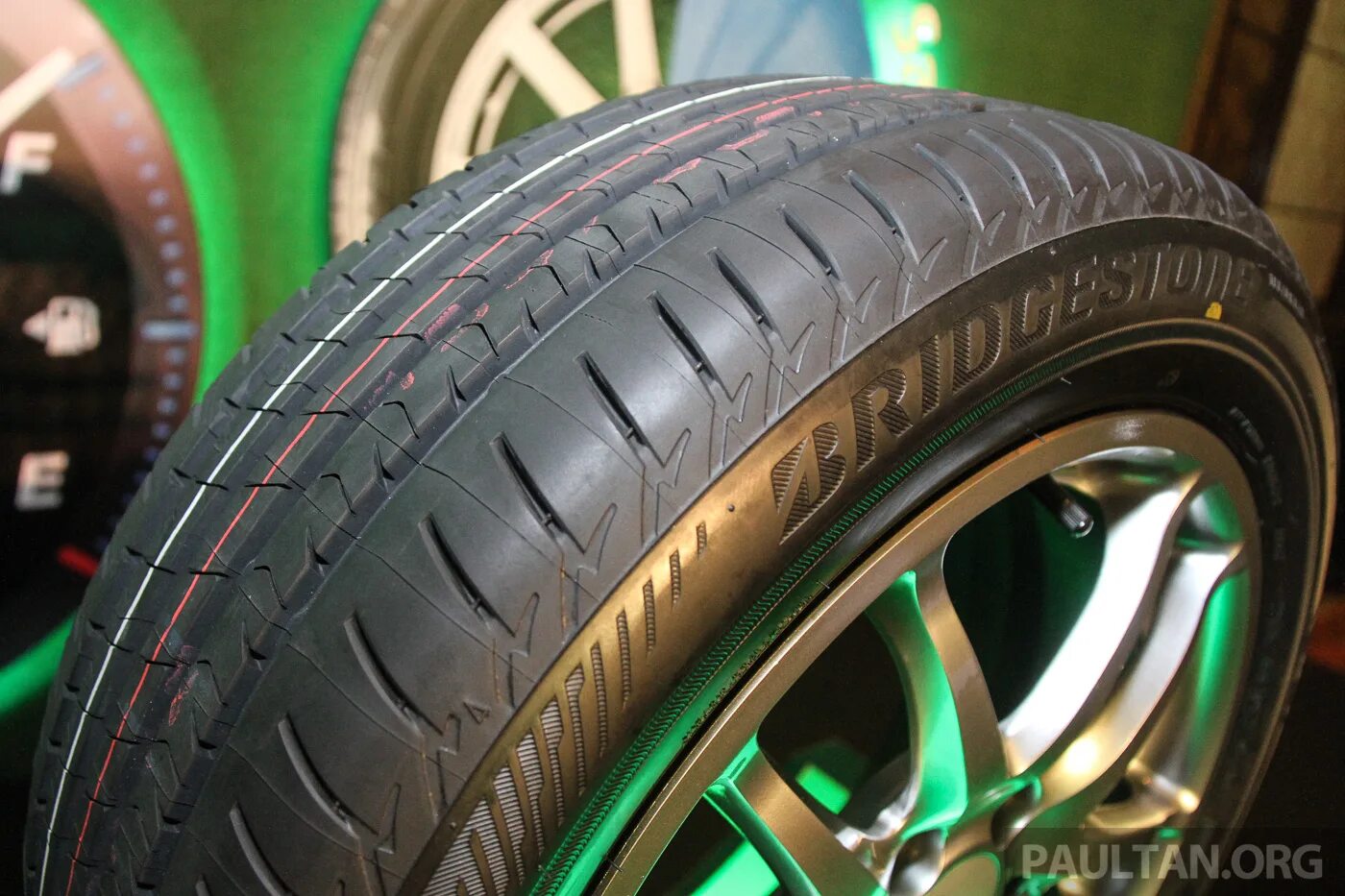 Летние шины gislaved premium control отзывы. Bridgestone Ecopia ep300. Bridgestone Ecopia ep300 225/55 r17. Bridgestone Ecopia ep300 215/60/16. 225/60 R16 Bridgestone Ecopia Ep 300.