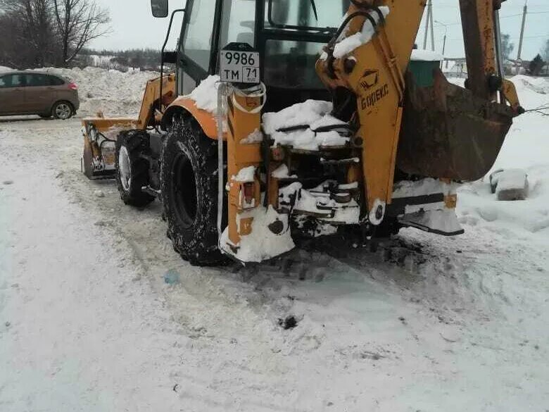 Машинист экскаватора. Эг 110 экскаватор. Автомобильный экскаватор. Doosan dx190w. Экскаватор щекино.