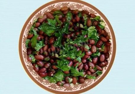 Фасоль с чесноком и зеленью