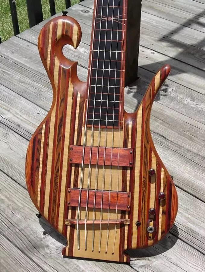 Carl Thompson Bass. Carl Thompson 6 String. Бас лес Клейпул. Carl Thompson Fretless Rainbow Bass. Les claypool bass