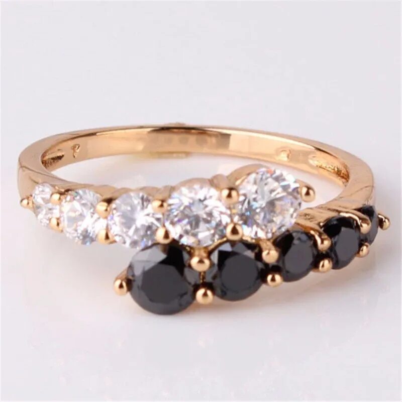 Купить женские кольца камнями. Кольцо с камнем. Красивые кольца с камнями. Кольцо с камнем золотое. Золотые кольца женские с камнями.