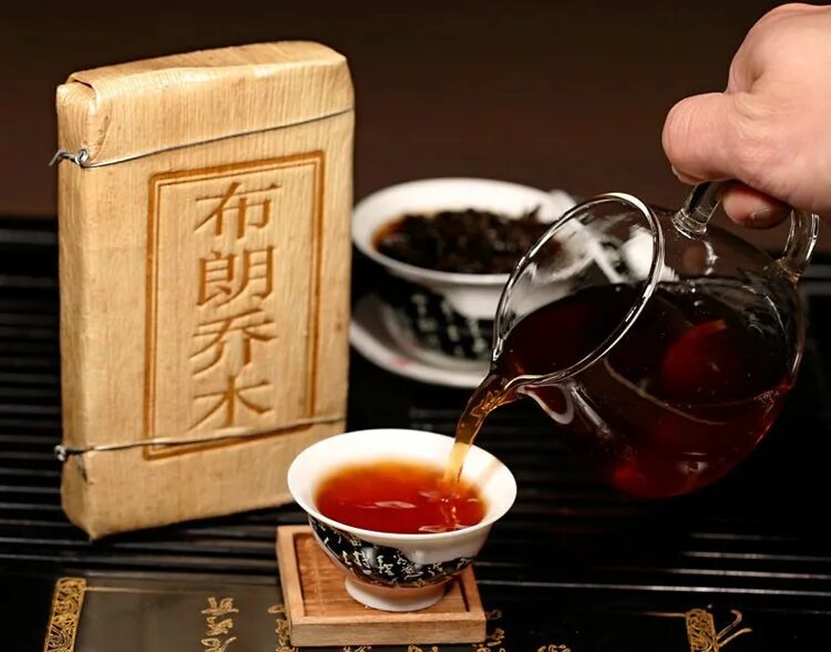 Чай пуэр шу. Пуэр брикет дворцовый. Китайский чай пуэр шу. Чай шу пуэр с розой. Пуэр 357 грамм блин.