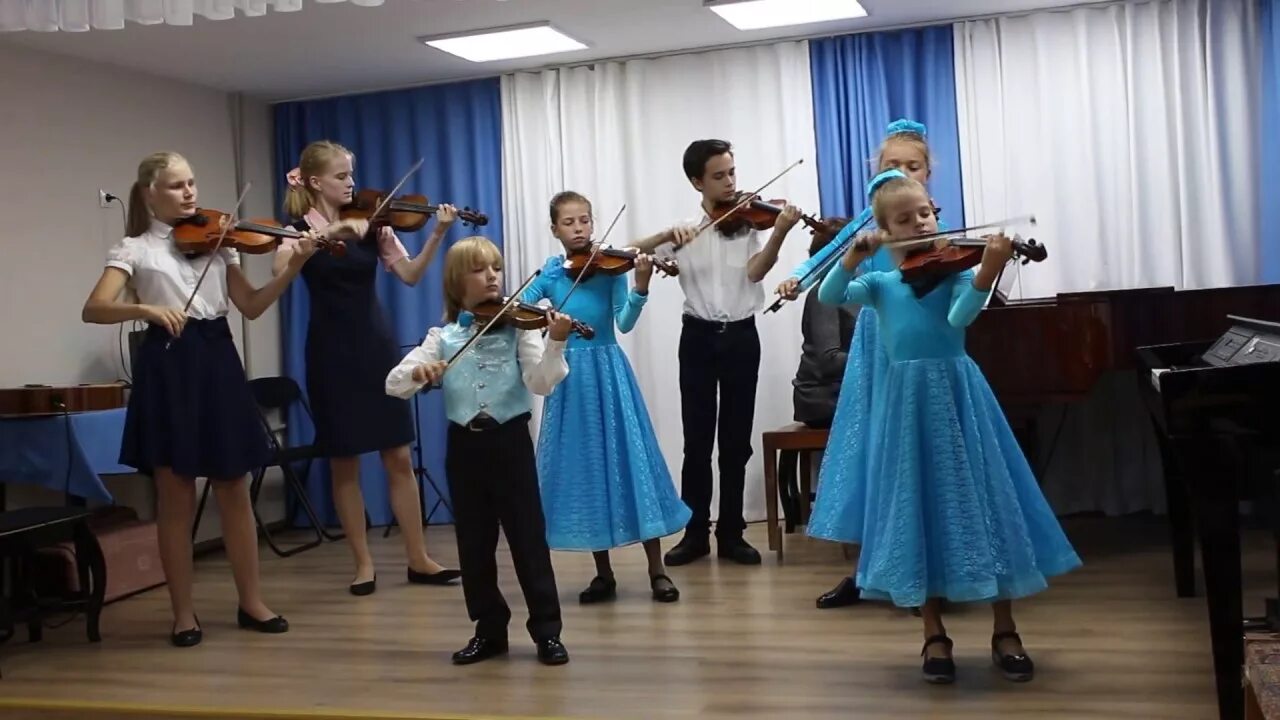 Ансамбль колокольчик Севастополь. Ансамбль скрипачей. Колокольчики в оркестре. Ансамбль колокольчик