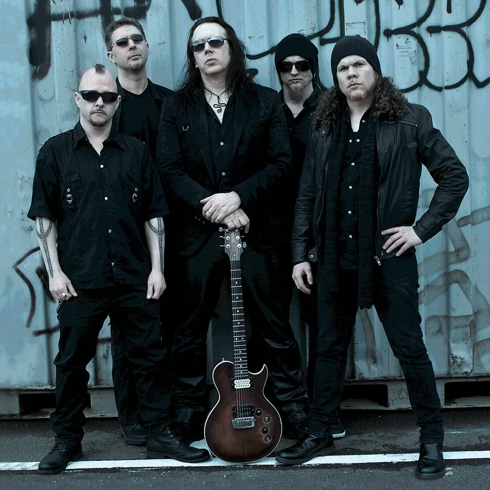 Гр маскарад. Группа маскарад. Книга новогодний маскарад. Маски маски маски маскарад игорь саруханов. Саруханов 1985 маскарад.