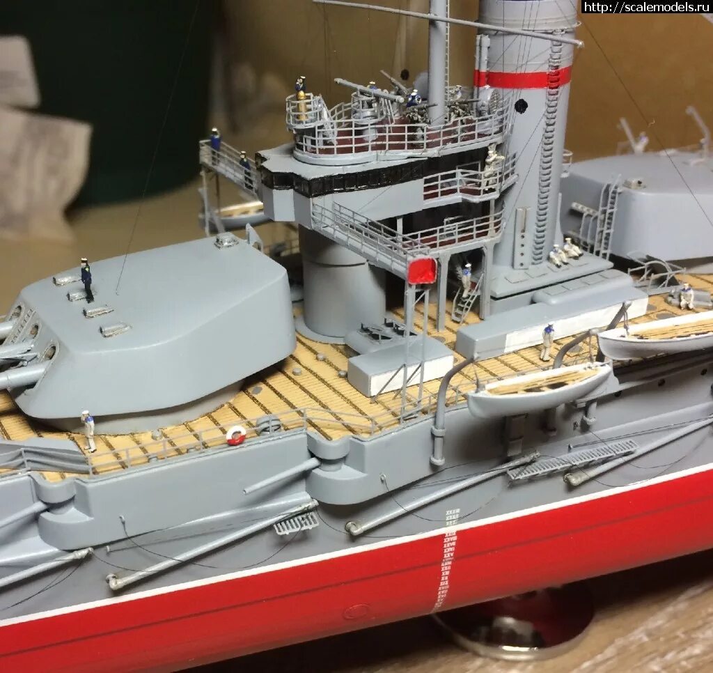 Тирпиц моделист 1 350. Бисмарк 1/350. Американский линкорн модель 1 350. Линкор севастополь звезда 1/350. Линкор севастополь звезда 1/350.