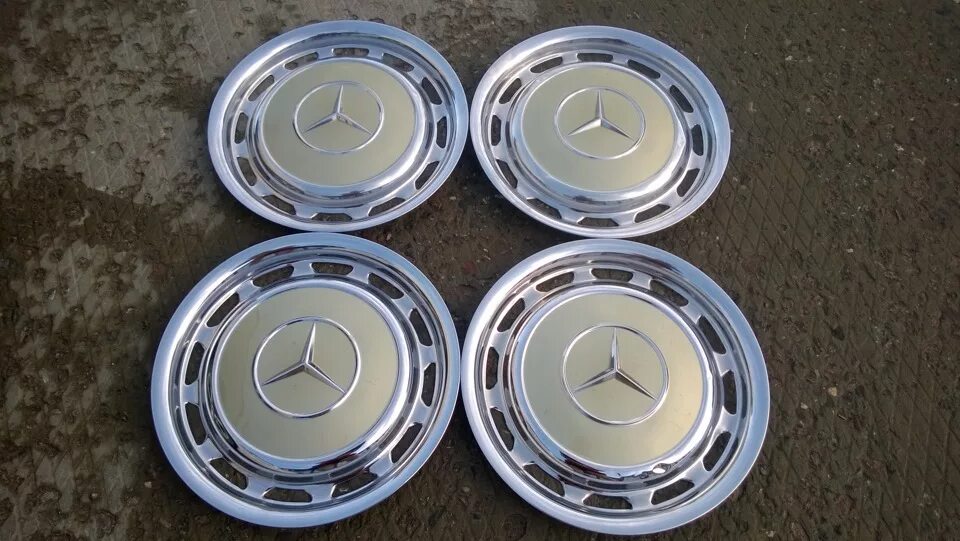 Колёсные колпаки Mercedes Benz w 123. Колпаки Mercedes 124 r14. Колпаки Мерседес w123. Колпаки Mercedes r15. Куплю колпаки мерседес