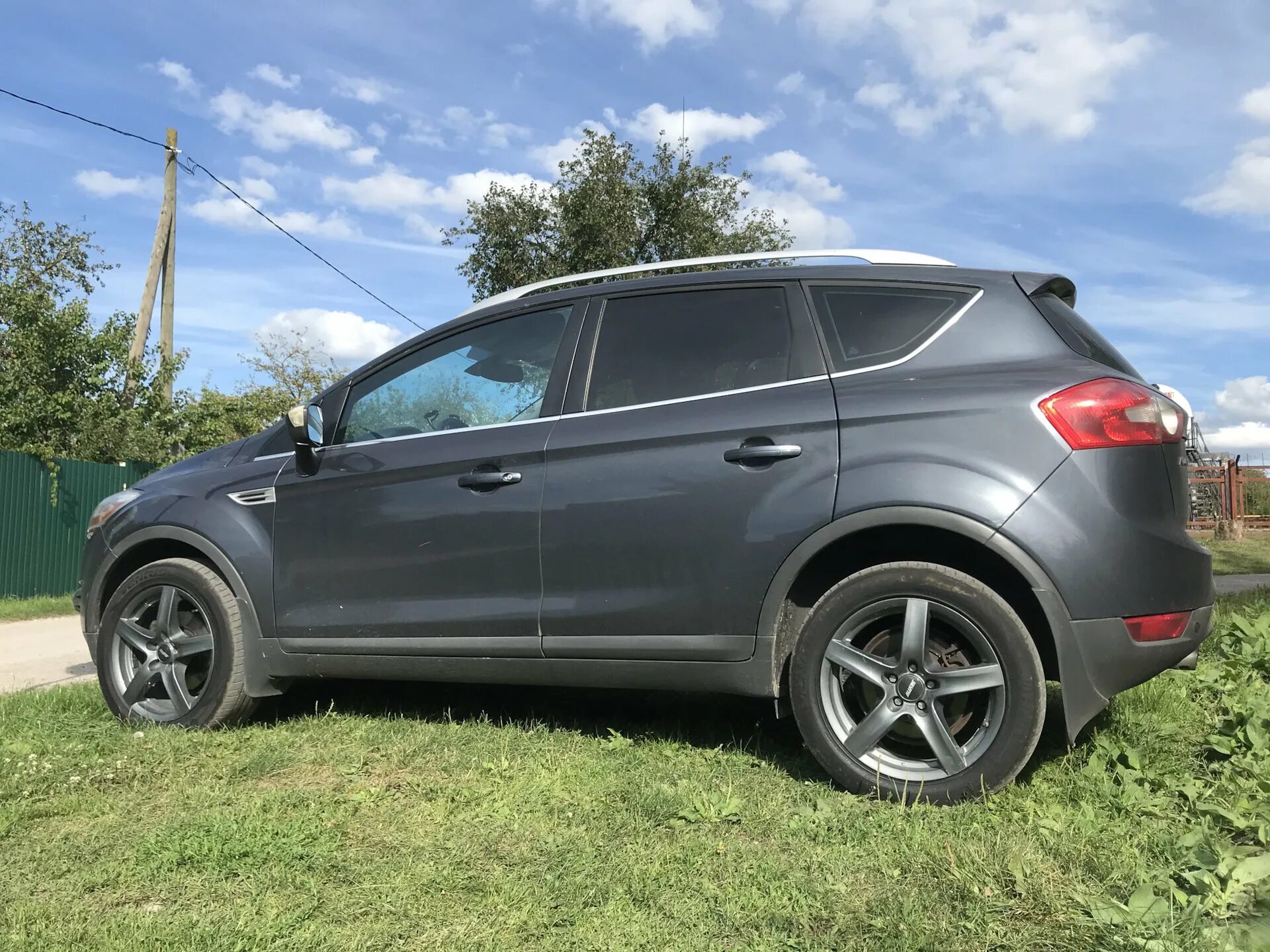 Колеса куга 2. Ford Kuga диск r16. Колеса Ford Kuga r17. Ford Kuga диски r18. Диски Ford Kuga r17 графит.