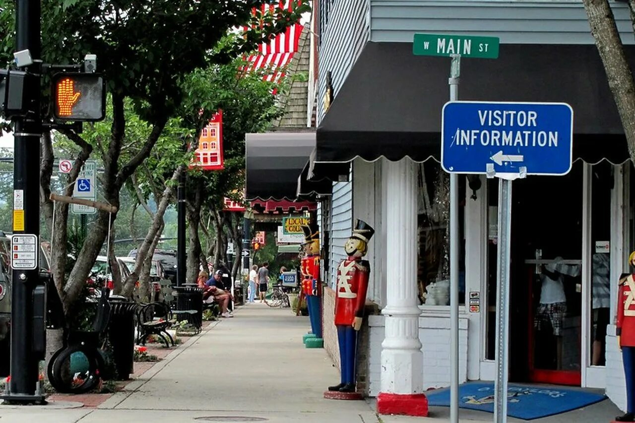 Бревард. Waynesville North Carolina. Best places to visit in North Carolina in December.