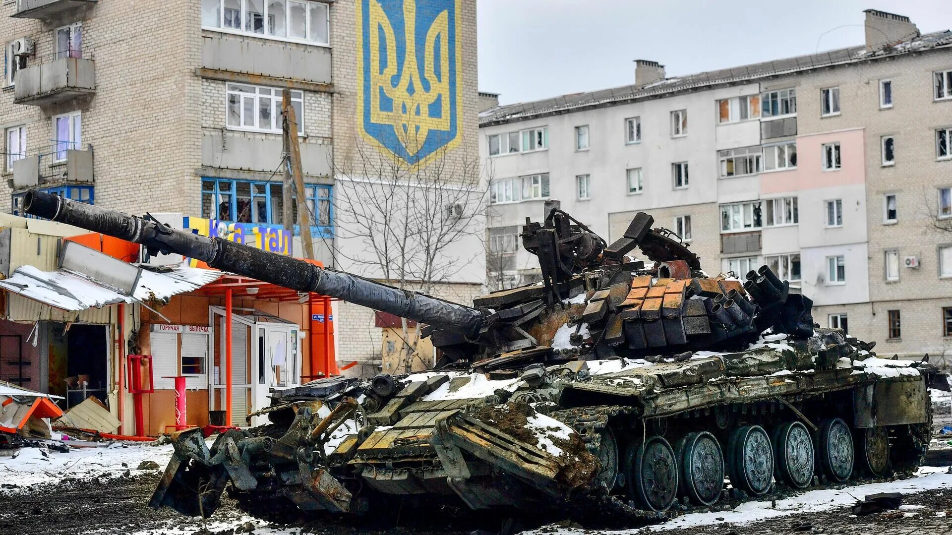 Россия разрушает украину. Танк т 64 ВСУ. Т-64бв ДНР. Т-64 ДНР. Мариуполь подбитый танк Украина.
