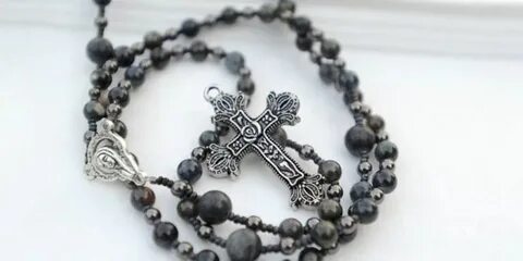 Чернеет серебро крестик цепочка