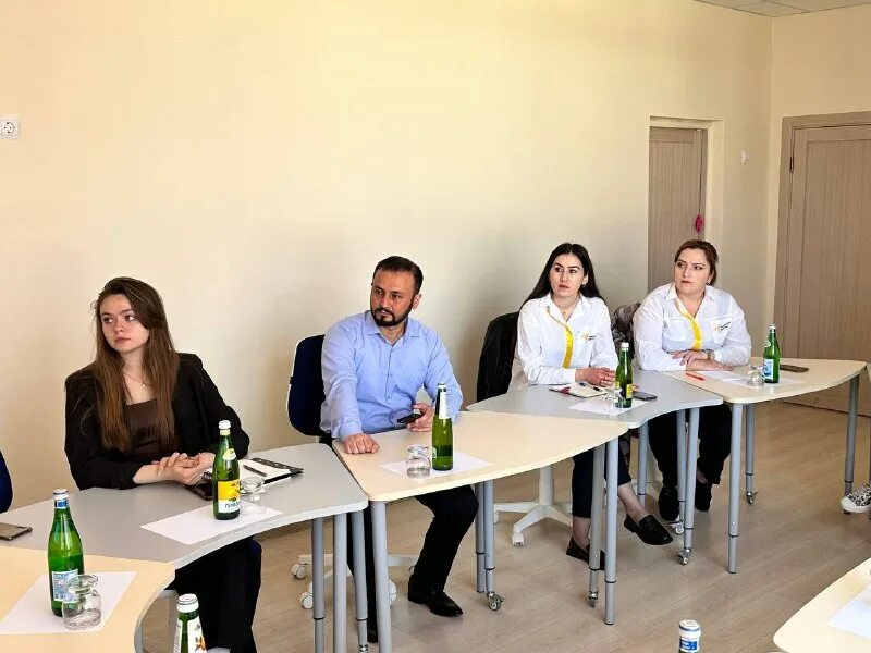 молодежь душанбе. новомосковск писатели. навигаторы детства кбр. школа косой брод полевской. ал хоразмий мактаби логотип белый.