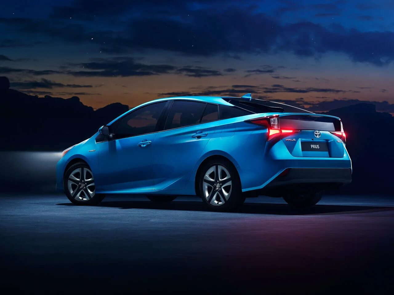 P rus s. Toyota prius hybrid 2016. тойота приус гибрид 2009. тойота приус 2019. тойота приус гибрид 2009.