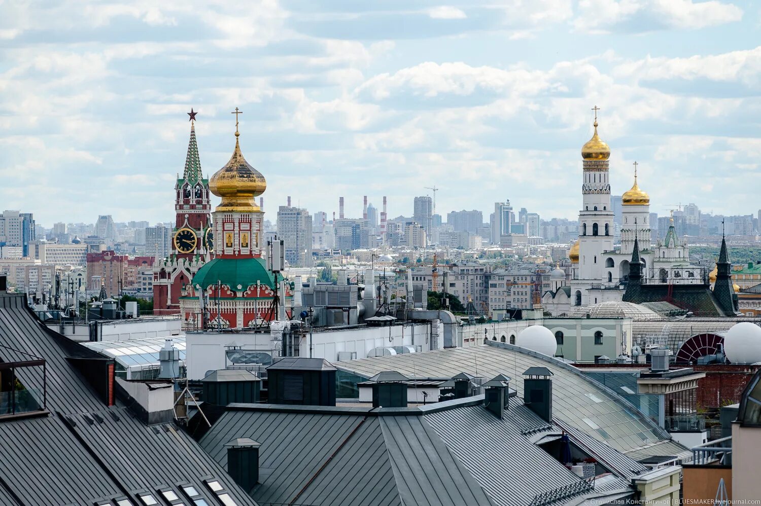 Мне сверху видно все. Лучшая крыша Москвы. STEREOROOF Москва. Каким цветом крыша у Москвы. Moscow Roofs.