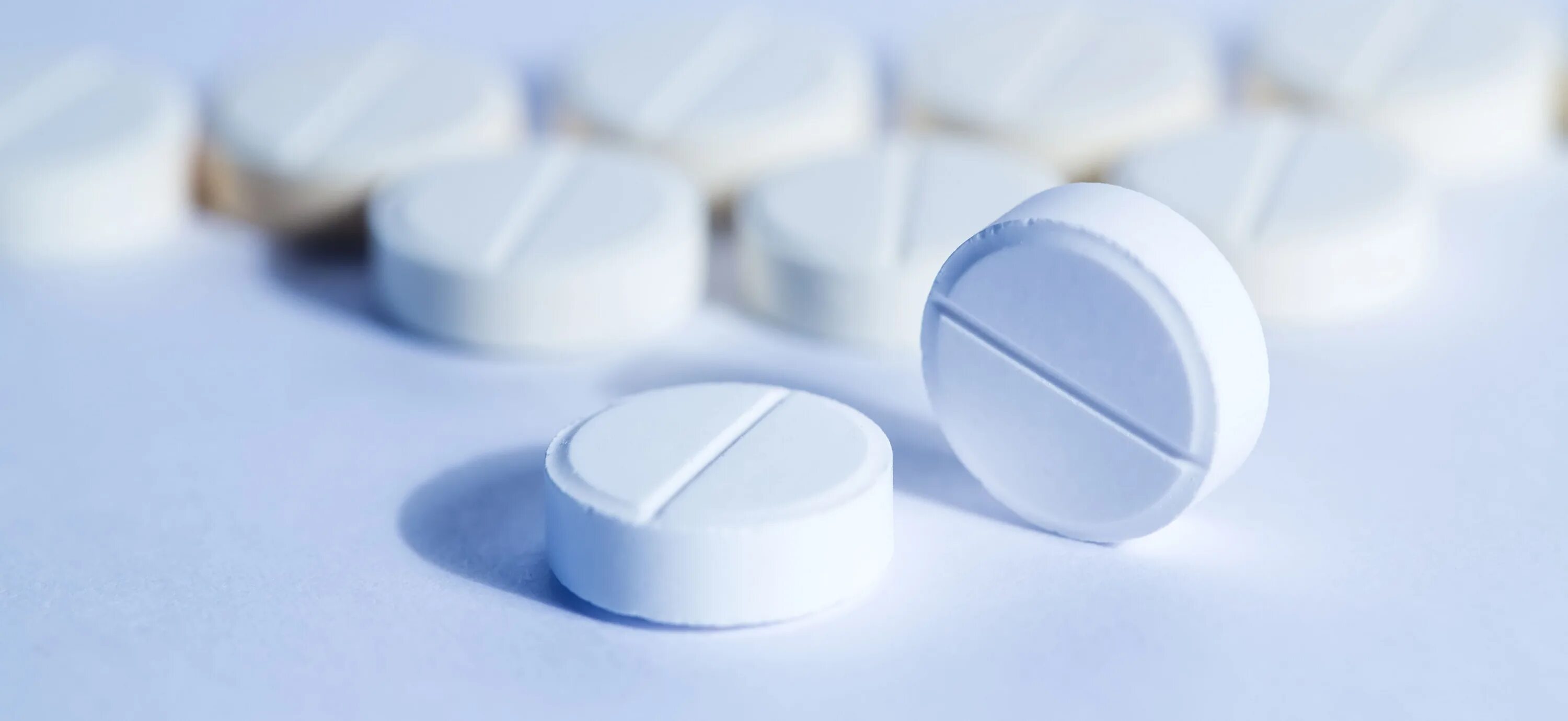 Белые таблетки. Алтацид. Tablets Medicine. Фото Tablets in Medicine. Таблетки без запаха