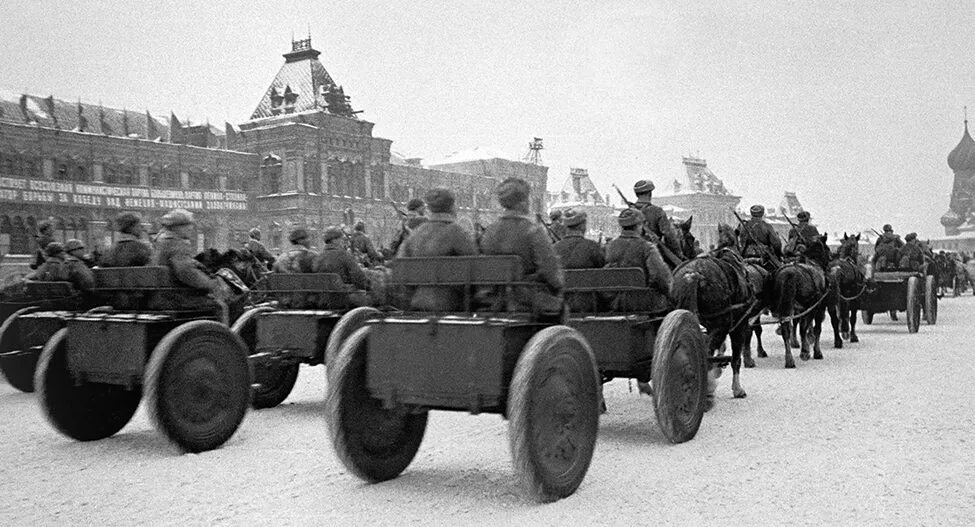 Парад 7 ноября 1941. Парад на красной площади 1941. Парад 7 ноября 1941 года в Москве на красной площади. Парад на красной площади 7 ноября 1941 года. Военный парад 1941 г