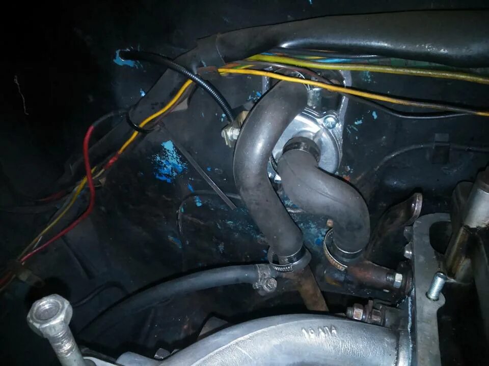 Система отопления дэу нексия 8. Система печки на дэу нексия. Схема охлаждения двигателя ваз 2110 инжектор 8 клапанов. Патрубок печки ваз 21011 подкапотка. Печка кран отопителя 2106.