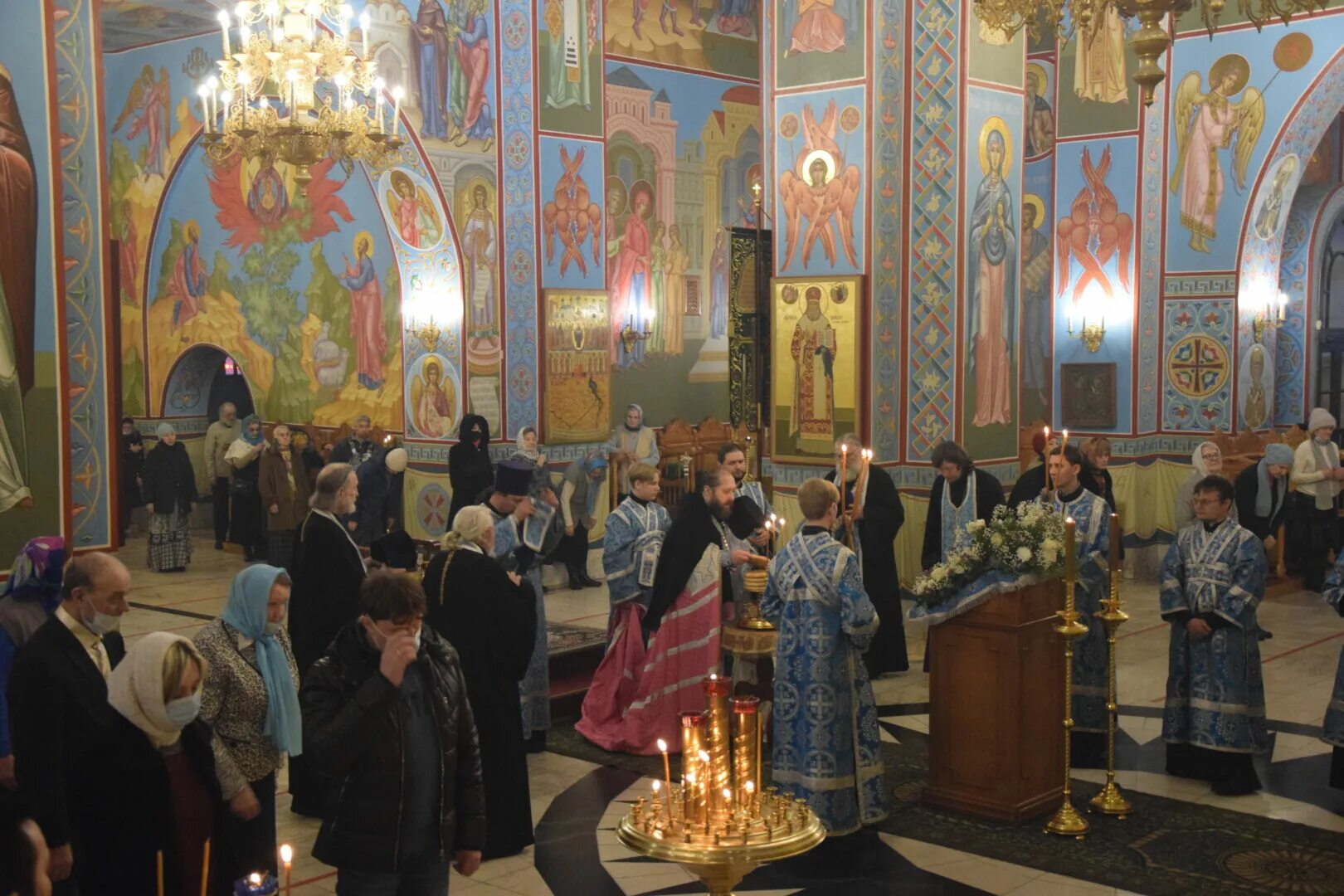 сретение господне литургия. сретение господне храм христа спасителя. церковь сретения господня. сретение господа нашего иисуса христа. всенощная на сретение.