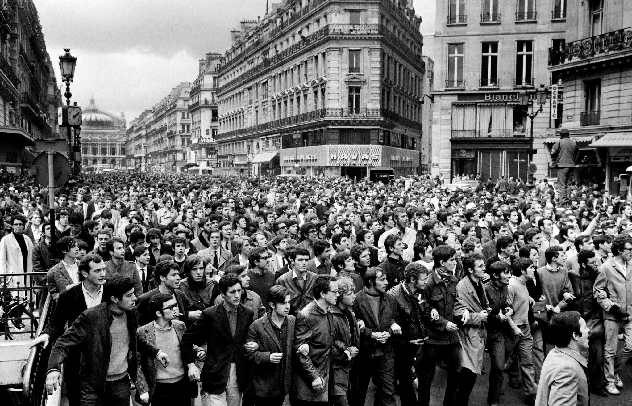 Франция 20 италия 20. Народный фронт франция 1930. студенческие восстания во франции 1968. протесты во франции 20 век. забастовочные движения во франции 1937.