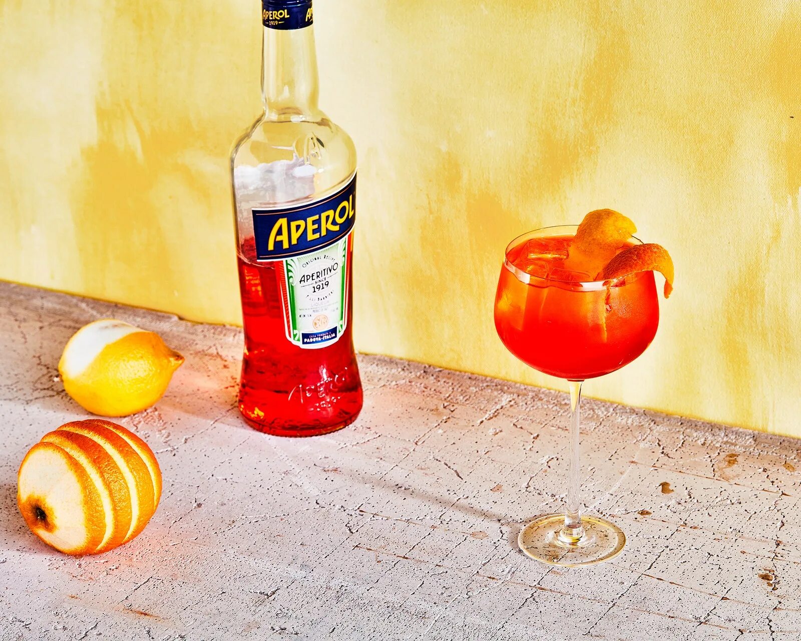 Биттер Апероль. Апероль Спритц. Плед Aperol Spritz. Апероль кампари