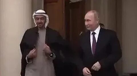 Отдал пальто