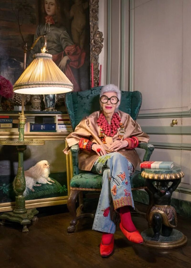 Iris apfel. Айрис Апфель. Модель Айрис Апфель. Модельер Айрис Апфель. Айрис Апфель интерьеры.