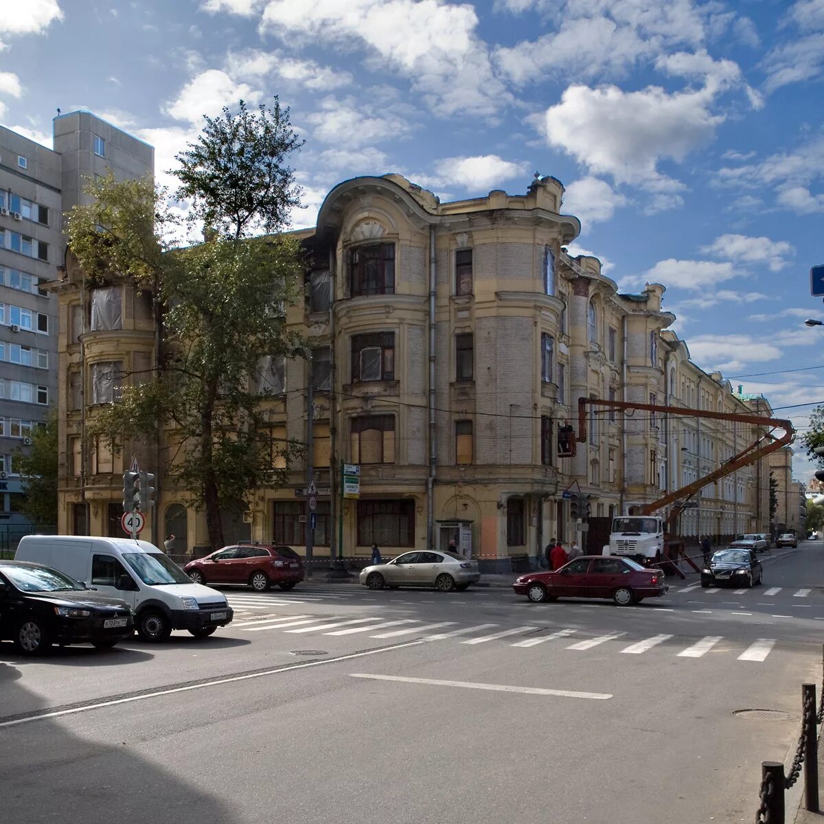 Брестская 19
