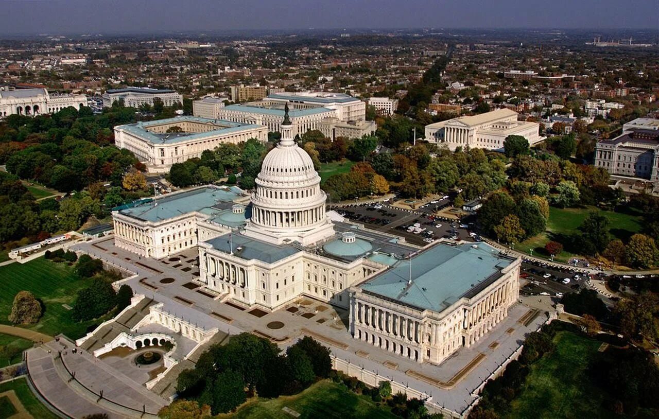 Капитолий США В Вашингтоне. Здание конгресса США В Вашингтоне. Вашингтон конгресс Капитолий. Капитолийский холм США.