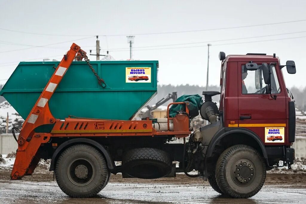 Газель с синей будкой. Газель тент вывоз мусора. Контейнер на 8 кубов на вывоз мусора. Вывоз 2023. Вывоз тбо луганск лнр тарифы 2023.
