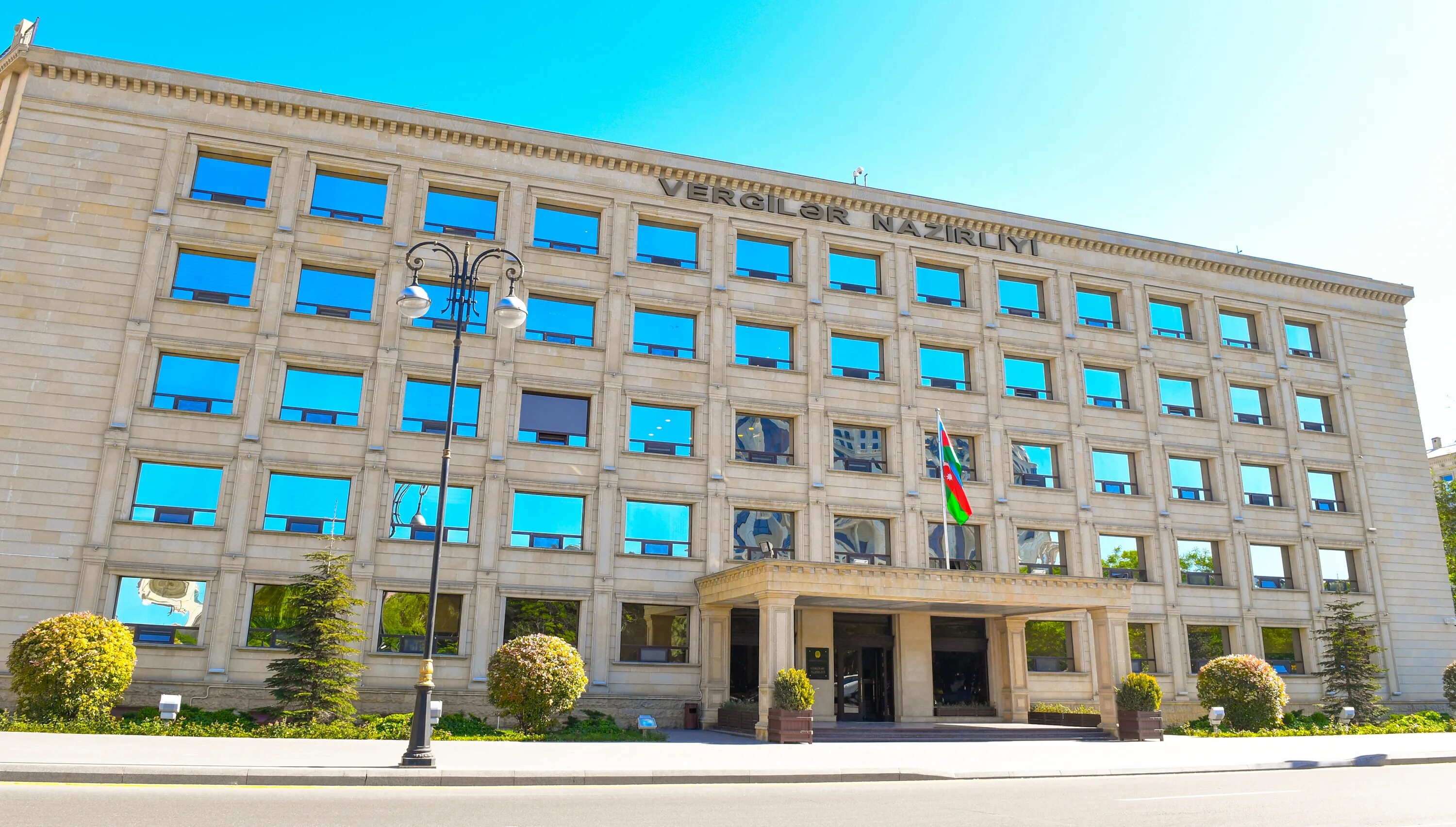 Государственной налоговой службы азербайджана. Здание министерства налогов в баку. Nazirlik. Министерство налогов азербайджана. Министерство налогов азербайджана.