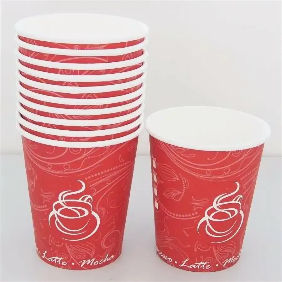 кофе в красном стаканчике. стаканчик пластиковый. лига пак. красные пластиковые стаканчики. красный пластиковый стакан.