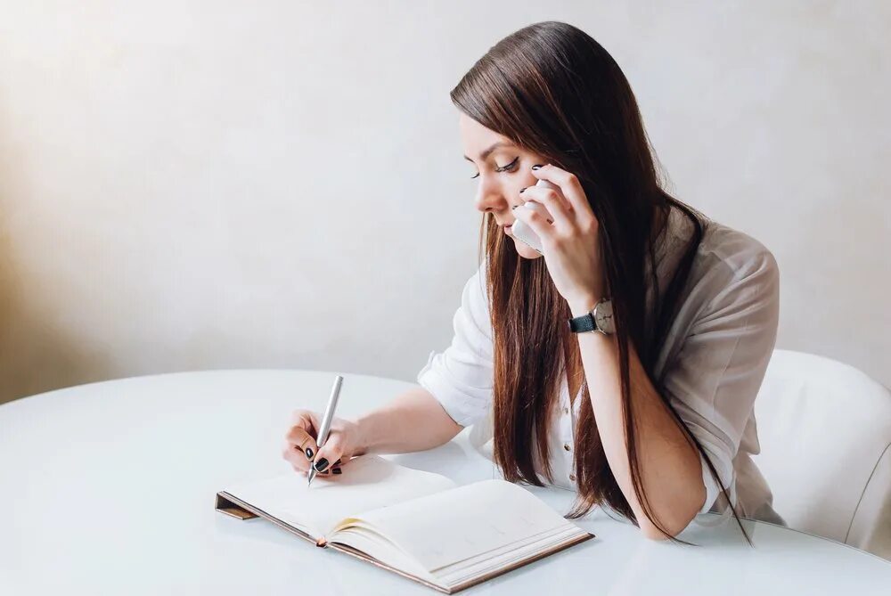 Что значит анонимно. Жалоба на врача поликлиники. Как задать анонимный вопрос. Как анонимно писать людям. Как пишется коллективная жалоба на начальника.