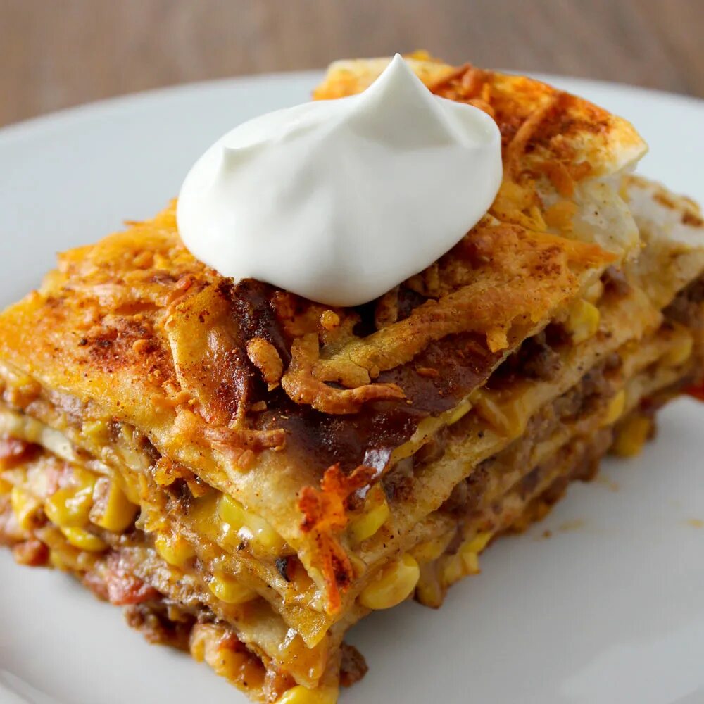 Джон лазанья. Лазанья с мясом. Лазанья с фаршем и грибами. Лазанья болоньезе sadia. Semifreddo ереван овощной лазанья.