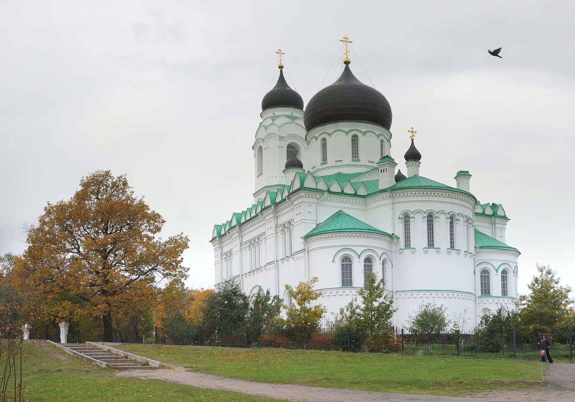 Церковь в ломоносове. Храм архангела михаила в ломоносове. церковь михаила архангела спб. ораниенбаум храм спиридона тримифунтского.