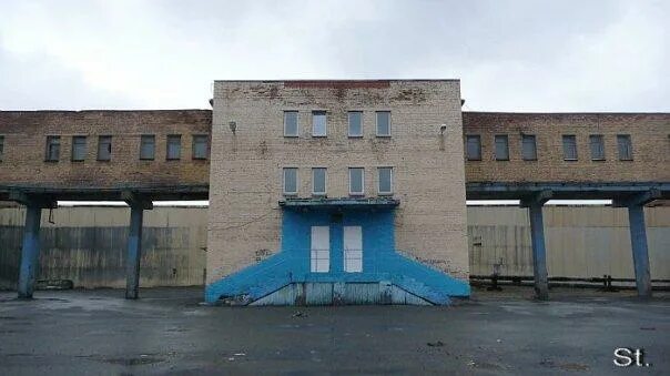 Каток льдинка барнаул. Комсомольская. Расписание катка льдинка. Ледовая арена айсберг спб. Норильск улица комсомольская.