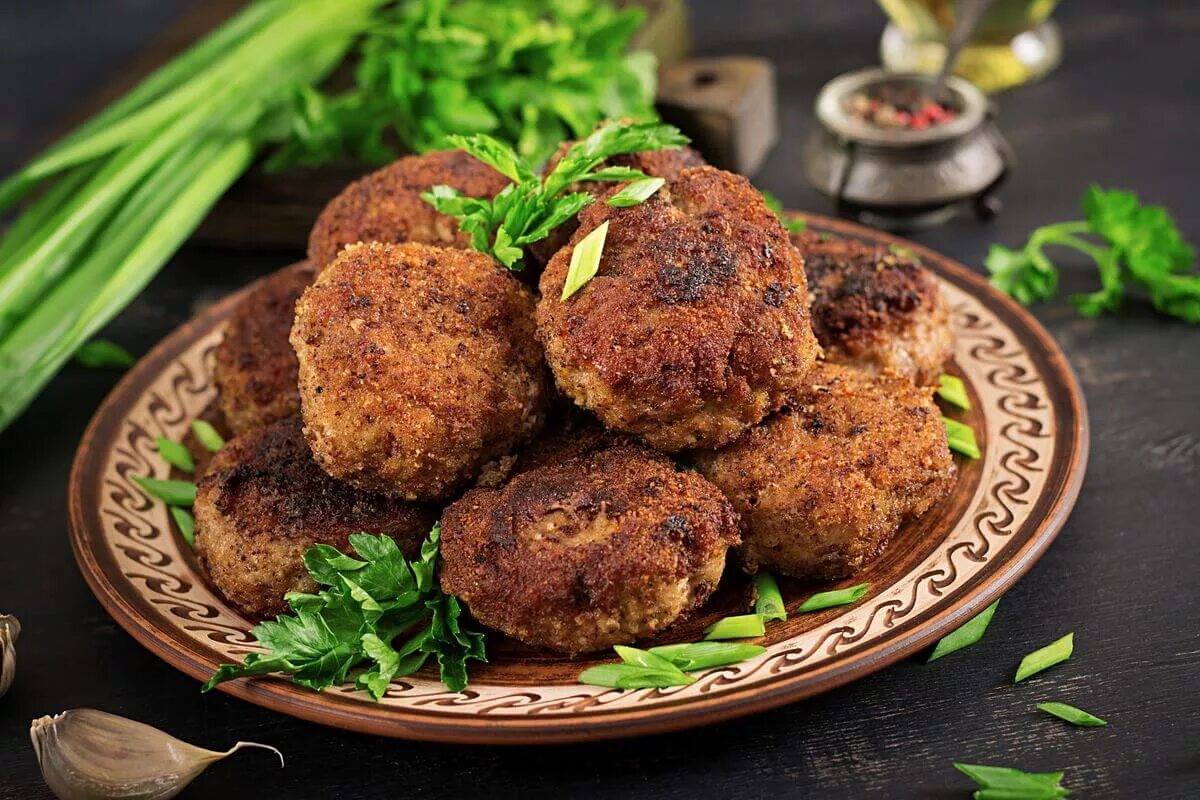 Рецепт вкусных жареных котлет. Котлеты. котлеты мясные. красивые котлеты. мясные блюда котлеты.