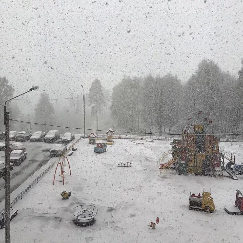 Снег в мае. Снег в мае в Москве 2017. Снегопад в мае 2017 в Москве. Погода в раменском сегодня по часам