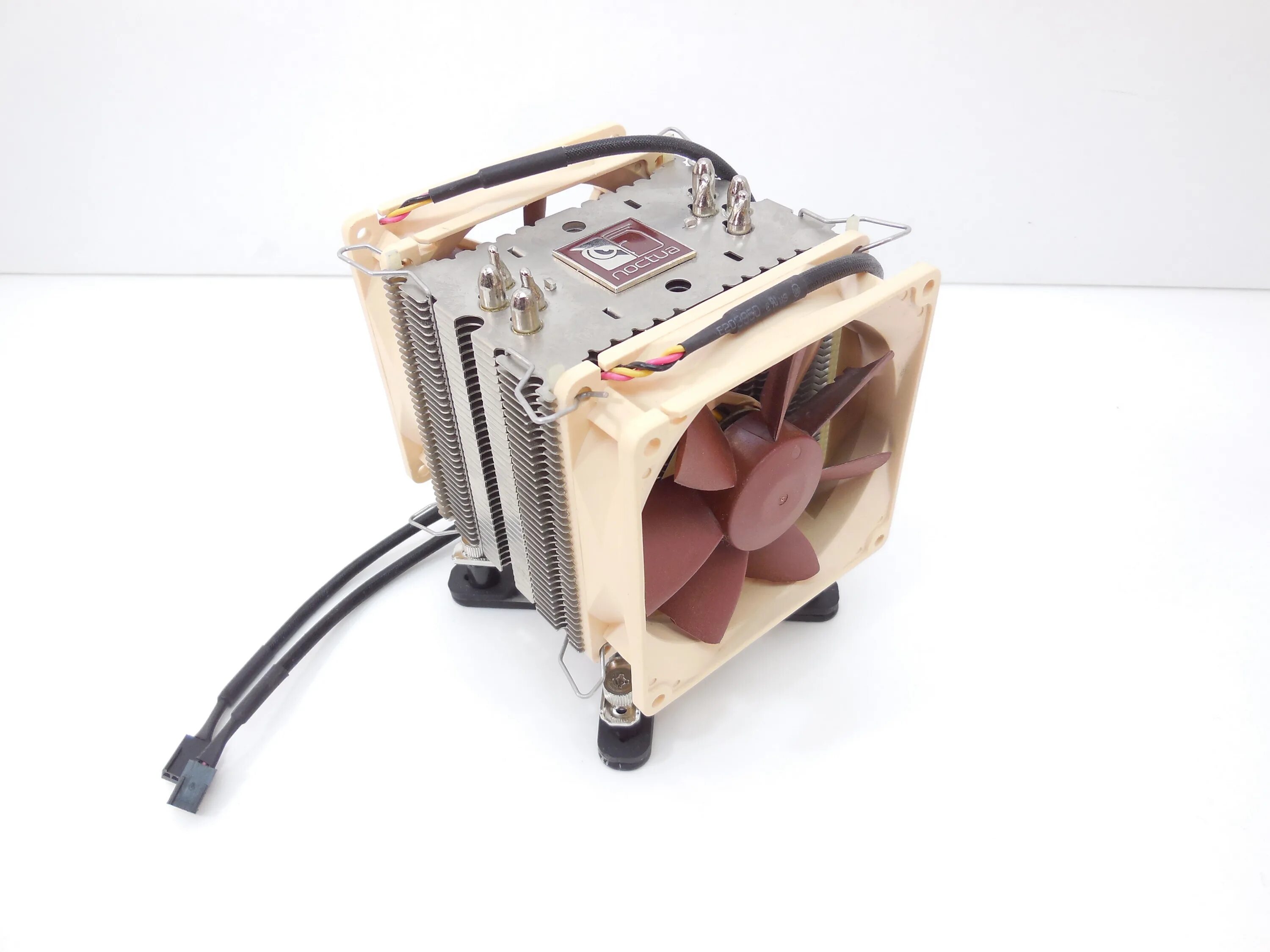 Кулер для процессора noctua. Noctua NH-u9. Noctua u9b se2. Кулер для процессора Noctua NH-u9b. Noctua 2 кулера\.