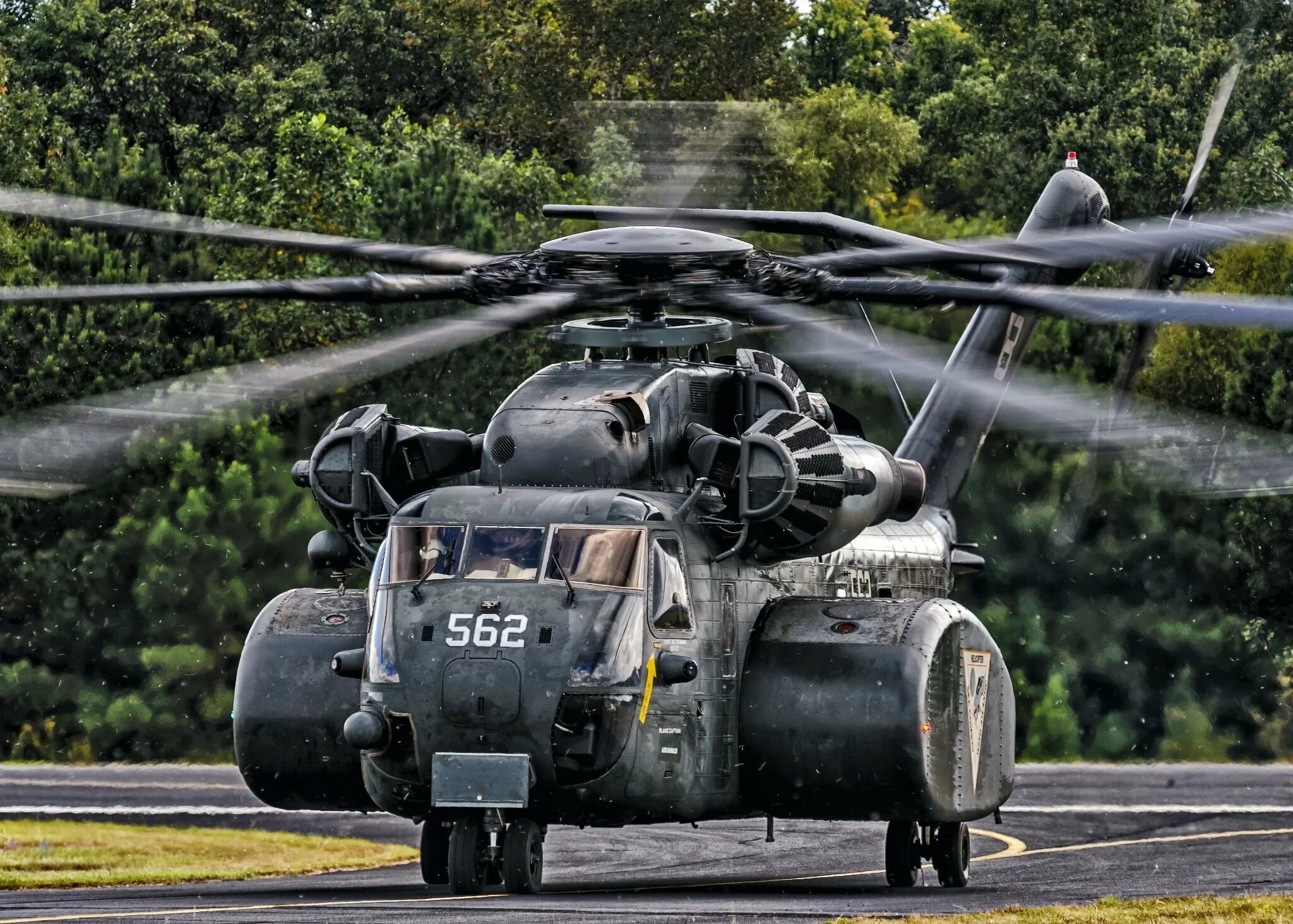 Лучший вертолет в мире на сегодняшний день. Sikorsky mh-53e. mh-53e sea dragon. боевой вертолет драгон. боевые вертолеты мира.