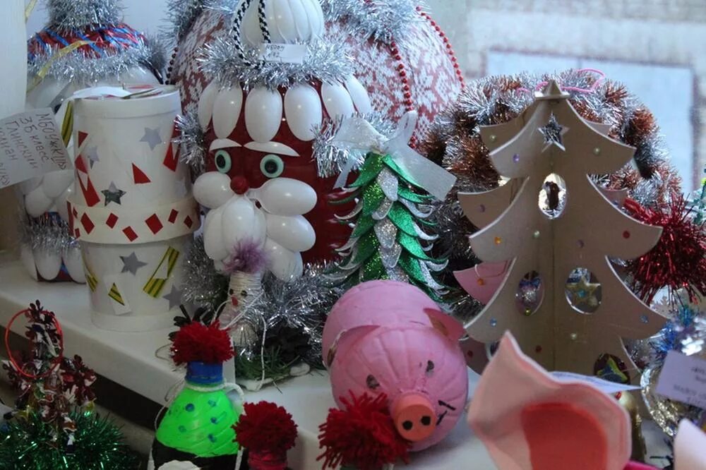 елочная игрушка из вторичного сырья. елочная игрушка из вторичного сырья своими руками. елочные игрушки из мусора. новогодняя игрушка из вторичных материалов. елочная игрушка из вторичного сырья своими руками.