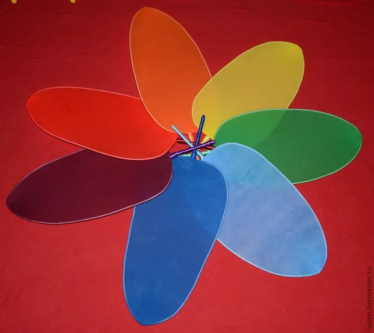 Цветик семицветик своими руками. Отрывной цветик семицветик. Цветок с отрывными лепестками. Поделка цветик семицветик из цветной бумаги. Отрывной цветик семицветик.