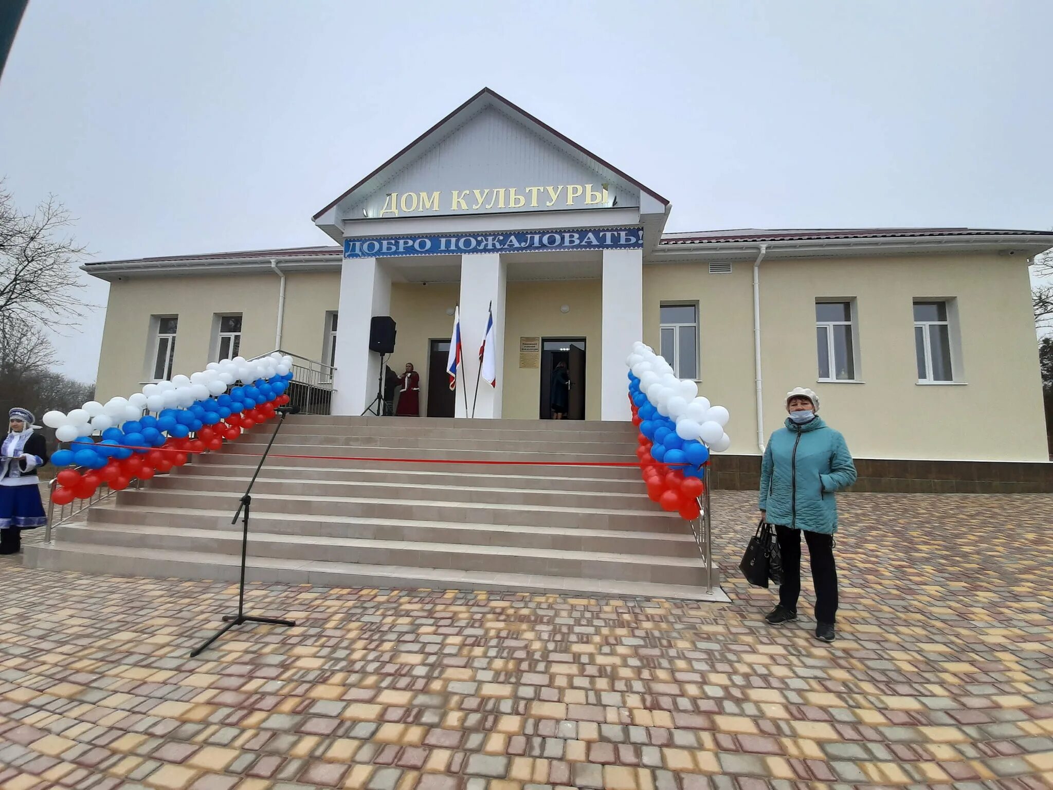 Крым п красногвардейское. Село ровное Красногвардейский район. Село ровное Красногвардейский район Крым. Дом культуры Красногвардейского района Крым. Красногвардейский район село Красногвардейское Крым.