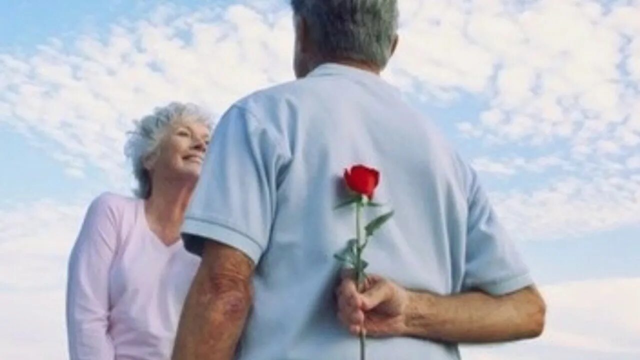 I love the old man. Пожилые родители. Старики. I love the old man. Счастливый дедушка.