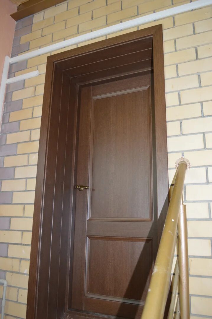 Отделка входной двери. Доборная планка 300мм. Волховец межкомнатные наличники. Наличники на двери межкомнатные. Доборы на входные двери.