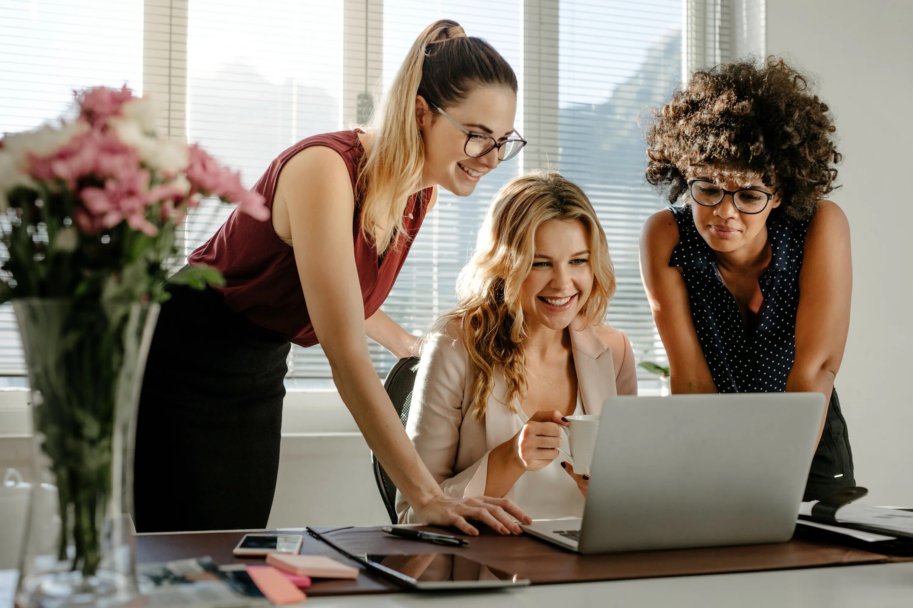 Woman is change. Клиент женщина. Техника для женщин. Women Technology. Типажи фрилансера.