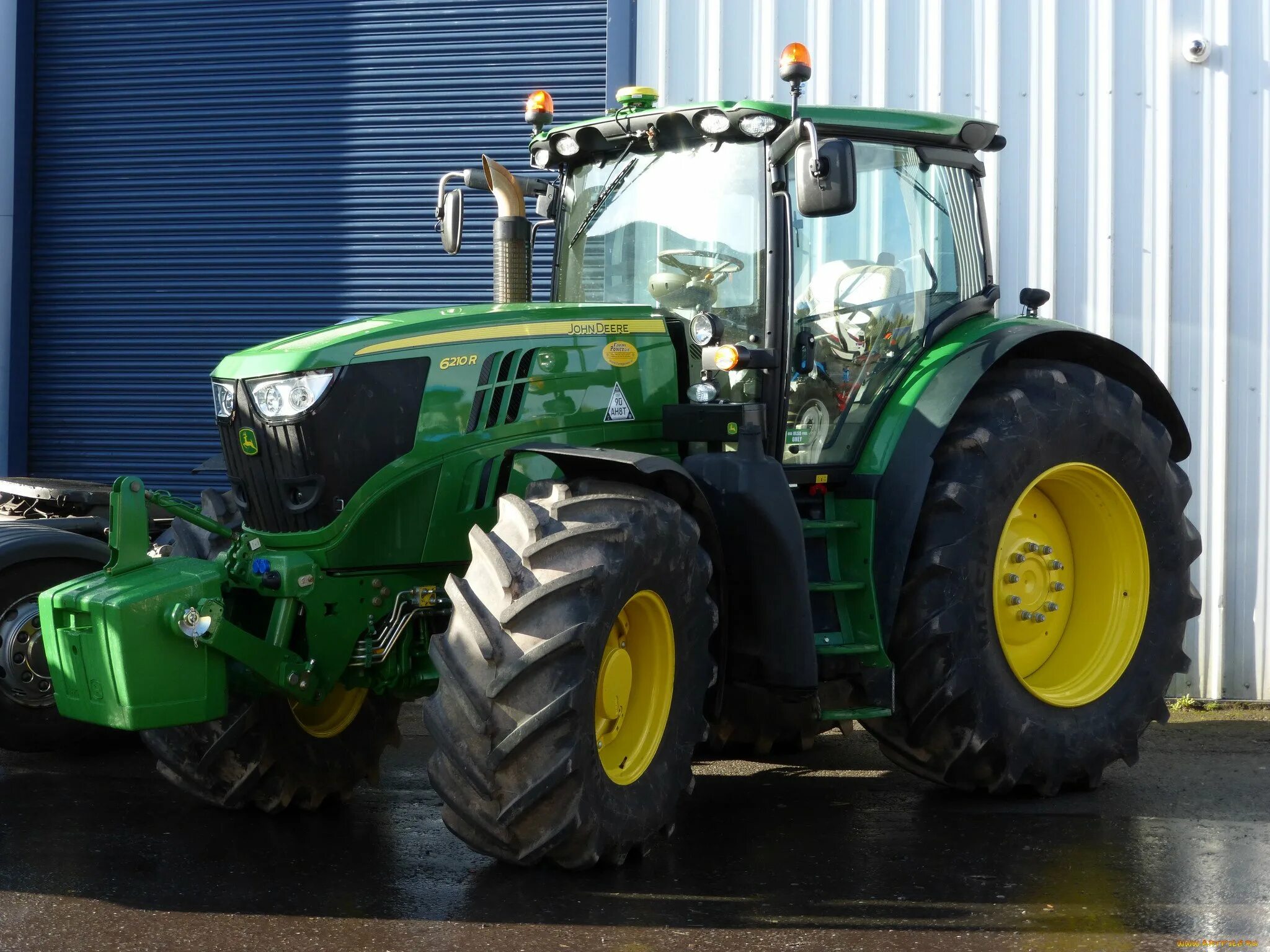 Как называется трактор. John deere 6210r. трактор john deere 6210. john deere 6210 m трактор. трактор колесный (john deere 9030).