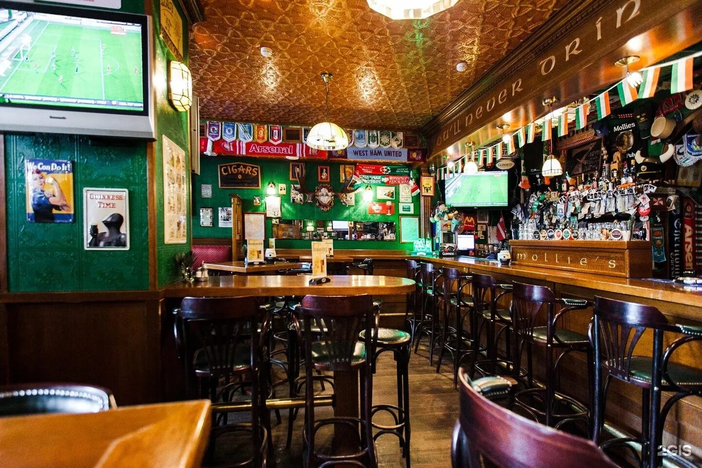 Irish москва. Паб Mollie's. Бар Mollie's СПБ. Molly паб Мясницкая. John Gilroy's pub, Москва.