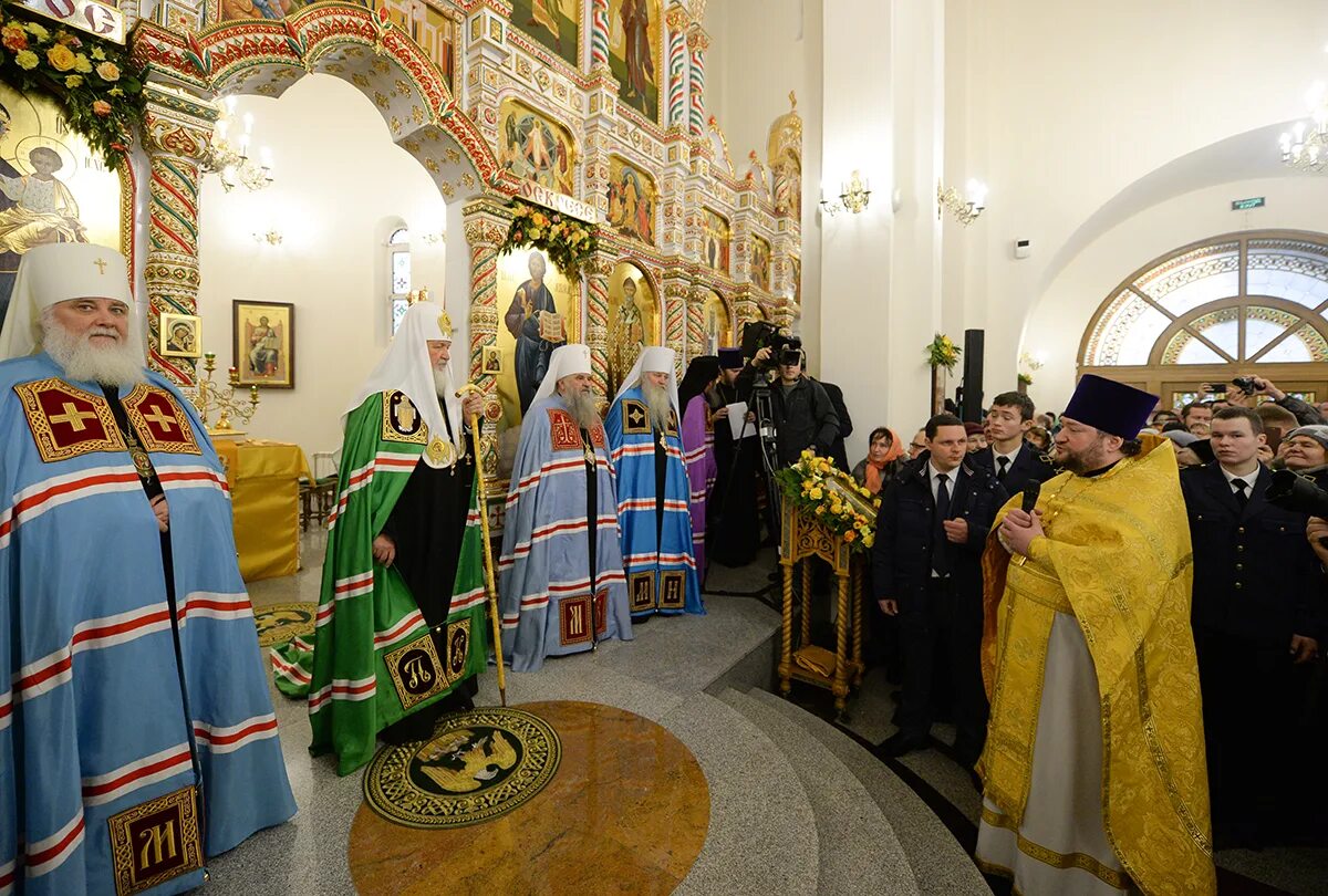 Храм Спиридона Тримифунтского приход в Нагатинском. Храм святителя Спиридона Тримифунтского в Нагатинском Затоне. Храм Спиридона Тримифунтского в Нагатинском Затоне, Москва. Храм Спиридона Тримифунтского в Ломоносове. Храм спиридона тримифунтского приход